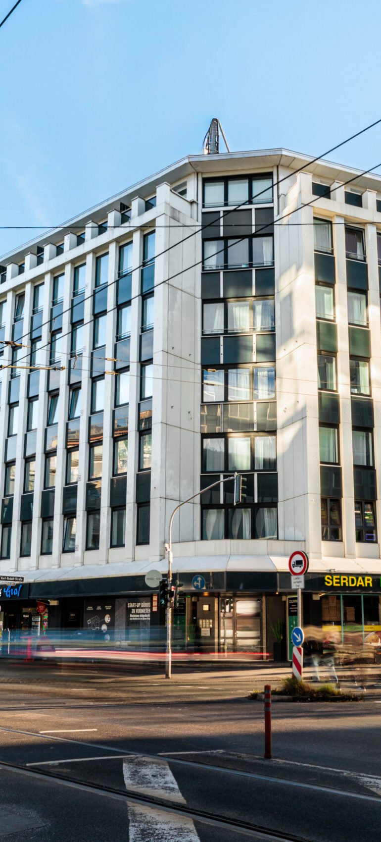 Areo Graf Adolf Straße-1593